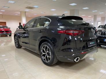 ALFA ROMEO CERTIFIED Alfa Romeo Stelvio 2.2 Turbodiesel 210 Cv At8 Q4 Ti Usata - Suv Diesel Nero - Foggia - 2393399_4