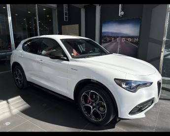 ALFA ROMEO CERTIFIED Alfa Romeo Stelvio 2023 2.2 T Veloce Q4 210cv Auto Usata - Suv Diesel Bianco - Salerno - 2398026_4