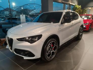 ALFA ROMEO CERTIFIED Alfa Romeo Stelvio Veloce 2.2 T 210cv Q4 Usata - Suv Diesel Grigio - Vigevano - 2405327_2