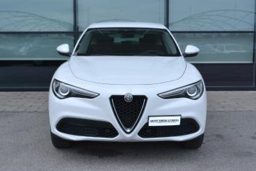 ALFA ROMEO CERTIFIED Alfa Romeo Stelvio 2020 2.0 T Business Q4 200cv Auto Usata - Suv Benzina Bianco - Desenzano Del Garda - 2405910_2