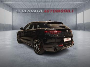 ALFA ROMEO CERTIFIED Alfa Romeo Stelvio 2.2 T Veloce Q4 210cv Auto Usata - Suv Diesel Nero - Padova - 2412364_3