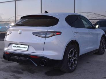 ALFA ROMEO CERTIFIED Alfa Romeo Stelvio 2023 2.2 T Veloce Q4 210cv Auto Usata - Suv Diesel Bianco - Desenzano Del Garda - 2422161_3