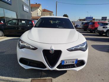 ALFA ROMEO CERTIFIED Alfa Romeo Stelvio 2.2 Turbodiesel 160 Cv At8 Rwd Competizione Usata - Suv Diesel Bianco - Grugliasco - 2423636_2