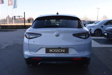 ALFA ROMEO CERTIFIED Alfa Romeo Stelvio 2023 2.2 T Veloce Q4 210cv Auto Usata - Suv Diesel Bianco - Desenzano Del Garda - 2425883_4