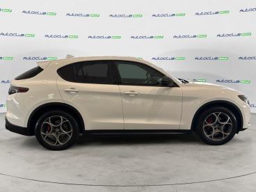 ALFA ROMEO CERTIFIED Alfa Romeo Stelvio 2023 2.2 T Sprint Rwd 160cv Auto Usata - Suv Diesel Bianco - Bari - 2430345_4