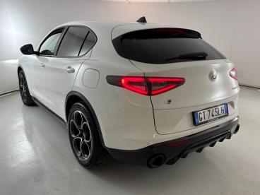 ALFA ROMEO CERTIFIED Alfa Romeo Stelvio 2023 2.2 T Veloce Q4 210cv Auto Usata - Suv Diesel Bianco - Parma - 2431608_4