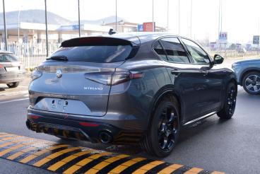 ALFA ROMEO CERTIFIED Alfa Romeo Stelvio 2023 2.2 T Veloce Q4 210cv Auto Usata - Suv Diesel Nero - Desenzano Del Garda - 2431618_3