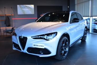 ALFA ROMEO CERTIFIED Alfa Romeo Stelvio 2023 2.2 T Veloce Q4 210cv Auto Usata - Suv Diesel Bianco - Desenzano Del Garda - 2431620_1