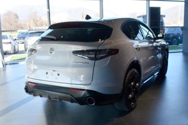 ALFA ROMEO CERTIFIED Alfa Romeo Stelvio 2023 2.2 T Veloce Q4 210cv Auto Usata - Suv Diesel Bianco - Desenzano Del Garda - 2431620_3