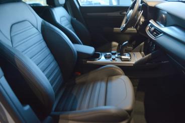 ALFA ROMEO CERTIFIED Alfa Romeo Stelvio 2023 2.2 T Veloce Q4 210cv Auto Usata - Suv Diesel Bianco - Desenzano Del Garda - 2431620_5