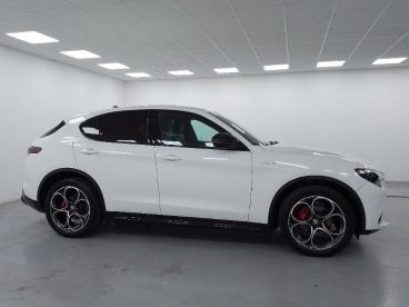 ALFA ROMEO CERTIFIED Alfa Romeo Stelvio 2.2 T Veloce Q4 210cv Auto Usata - Suv Diesel Bianco - Cuneo - 2436824_4
