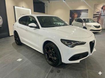 ALFA ROMEO CERTIFIED Alfa Romeo Stelvio 2.2 Turbo Diesel 160cv Sprint Usata - Suv Diesel Nero - Charvensod - 2440511_1