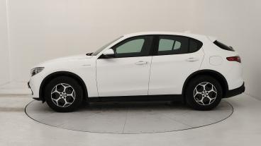 ALFA ROMEO CERTIFIED Alfa Romeo Stelvio 2022 2.2 T Super Business Q4 190cv Auto Usata - Suv Diesel Bianco - Borgaro Torinese - 2450439_2