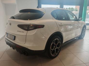 ALFA ROMEO CERTIFIED Alfa Romeo Stelvio 2.2 Td 210 Cv Veloce At8 Q4 Usata - Suv Diesel Bianco - Grugliasco - 2464177_3
