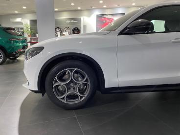 ALFA ROMEO CERTIFIED Alfa Romeo Stelvio 2.2 Td 160 Cv Sprint At8 Rwd Usata - Suv Diesel Bianco - Reggio Emilia - 2469867_3