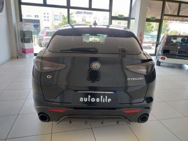 ALFA ROMEO CERTIFIED Alfa Romeo Stelvio 2.2 Td 210 Cv Competizione At8 Q4 Usata - Suv Diesel Nero - Reggio Emilia - 2477436_5