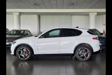 ALFA ROMEO CERTIFIED Alfa Romeo Stelvio 2023 2.2 T Veloce Q4 210cv Auto Usata - Suv Diesel Bianco - Desenzano Del Garda - 2482891_3