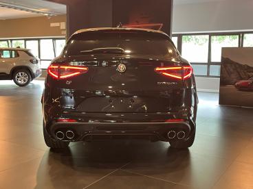 ALFA ROMEO CERTIFIED Alfa Romeo Stelvio V6 520 Cvquadrifoglio Usata - Suv Benzina Nero - Charvensod - 2484080_5