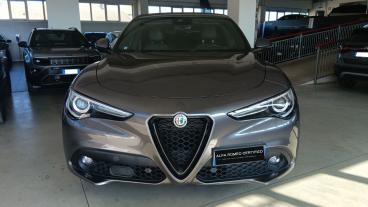 ALFA ROMEO CERTIFIED Alfa Romeo Stelvio 2.2 T Sprint Q4 190cv Auto Usata - Suv Diesel Grigio - Orvieto - 2495909_2