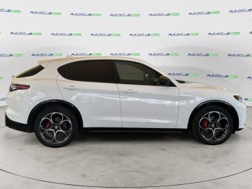 ALFA ROMEO CERTIFIED Alfa Romeo Stelvio 2023 2.2 T Veloce Q4 210cv Auto Usata - Suv Diesel Bianco - Bari - 2504130_5