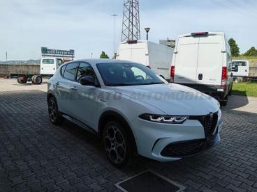 ALFA ROMEO CERTIFIED Alfa Romeo Tonale 1.3 Phev Veloce Q4 280cv At6 Usata - Suv Ibrido Plug-in Bianco - Padova - 2318270_3