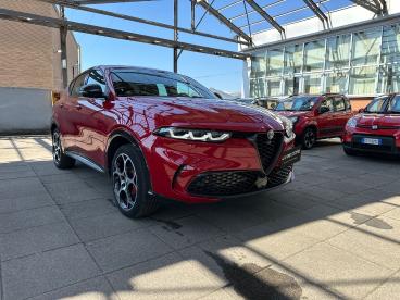 ALFA ROMEO CERTIFIED Alfa Romeo Tonale 1.3 280cv Plug In Hybrid At6 Veloce Q4 Usata - Suv Ibrido Plug-in Rosso - Torino - 2354472_3