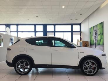SPOTICAR Alfa Romeo Tonale 1.3 280 Cv Phev At6 Q4 Veloce My24 Usata - Suv Ibrido Plug-in Bianco - Zimella - 502466531_2
