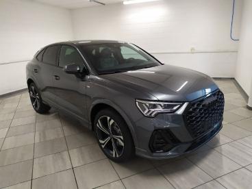 SPOTICAR Audi Q3 Sportback 40 2.0 Tdi Identity Black Quattro 193cv Usata - Suv Diesel Grigio - Cuneo - 502376866_3