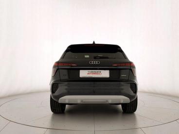 SPOTICAR Audi Q3 2.0 Tfsi Business Advanced Quattro 204cv S-tronic Usata - Suv Benzina Nero - Albignasego - 502444502_5