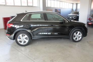 SPOTICAR Audi Q3 35 1.5 Tfsi Mhev Business S-tronic Usata - Suv Ibrido Nero - Orvieto - 602477359_3