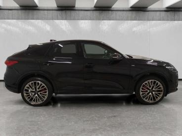 SPOTICAR Audi Q5 Sportback 2.0 Tdi Mhev+ S Line Edition Quattro 204 Usata - Suv Ibrido Nero - Cuneo - 502459248_4