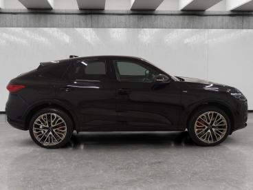 SPOTICAR Audi Q5 Sportback 2.0 Tdi Mhev+ S Line Edition Quattro 204 Usata - Suv Ibrido Nero - Cuneo - 502459249_4