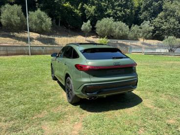 SPOTICAR Audi Q5 Sportback 2.0 Tdi Mhev+ S Line Edition Quattro 204 Usata - Suv Ibrido Verde - Lancusi - 502487213_3