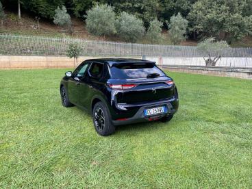 SPOTICAR Ds Ds 3 Crossback 1.5 Bluehdi So Chic 130cv Auto Usata - City Car Diesel Nero - Lancusi - 502427669_4