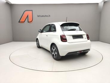 SPOTICAR Fiat 500 500e 118cv 42kwh 320km Passion Usata - City Car Elettrica Bianco - Voghera - 502432326_5