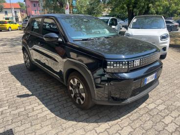 SPOTICAR Fiat Grande Panda 1.2 Hybrid Icon 110cv Edct Usata - Suv Ibrido Nero - Milano - 502492090_3