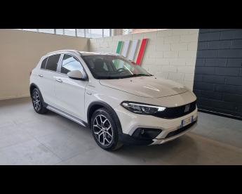 SPOTICAR Fiat Tipo 5 Porte Cross Ii 2021 5p 1.3 Mjt Cross S And S 95c Usata - Coupé-cabriolet Diesel Bianco - Tortoreto - 502313100_1