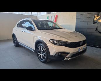 SPOTICAR Fiat Tipo 5 Porte Cross Ii 2021 5p 1.3 Mjt Cross S And S 95c Usata - Coupé-cabriolet Diesel Bianco - Tortoreto - 502314452_1