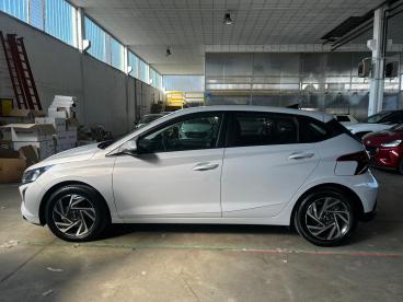 SPOTICAR Hyundai I20 Iii 2023 1.0 T-gdi 48v Connectline Imt Usata - City Car Ibrido Bianco - Bollengo - 502442154_4