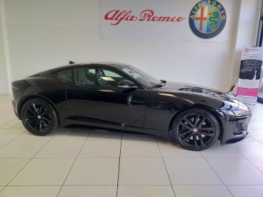 SPOTICAR Jaguar F-type 2.0 P300cv Rwd Auto R-dynamic Black Limited Editio Usata -  Benzina Nero - Reggio Emilia - 502487825_4