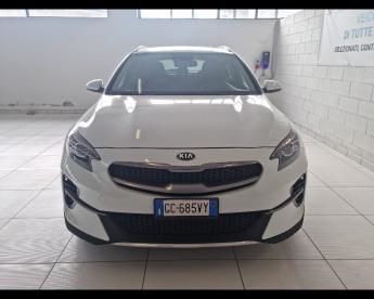 SPOTICAR Kia Ceed Cee-d Xceed 2019 Xceed 1.0 T-gdi Style Techno Pack 120cv Usata -  Benzina Bianco - Tortoreto - 502221582_2
