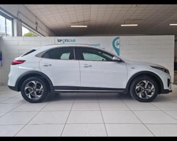 SPOTICAR Kia Ceed Cee-d Xceed 2019 Xceed 1.0 T-gdi Style Techno Pack 120cv Usata -  Benzina Bianco - Tortoreto - 502221582_3