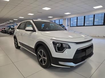 SPOTICAR Kia Niro 1.6 My25 Phev 2wd Business Usata - Suv Ibrido Bianco - Bollengo - 502395223_1