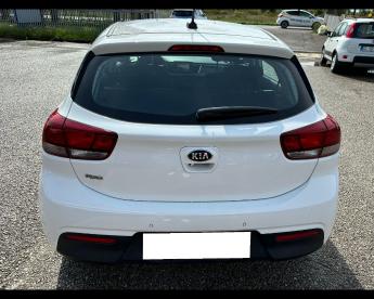 SPOTICAR Kia Rio 2017 Benzina 1.2 Mpi Evolution 84cv My18 Usata - City Car Benzina Bianco - Venturina Terme - 502294100_3
