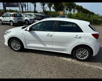 SPOTICAR Kia Rio 2017 Benzina 1.2 Mpi Evolution 84cv My18 Usata - City Car Benzina Bianco - Venturina Terme - 502294100_4