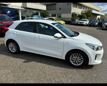 SPOTICAR Kia Rio 2017 Benzina 1.2 Mpi Evolution 84cv My18 Usata - City Car Benzina Bianco - Venturina Terme - 502294100_5