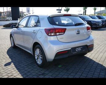 SPOTICAR Kia Rio 4ª Serie 1.0 T-gdi 100 Cv Mhev Imt Style Usata - City Car Ibrido Grigio - Pineto - 502455242_5