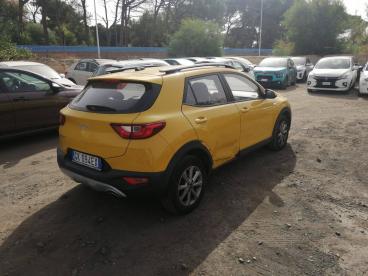 SPOTICAR Kia Stonic 1.2 Dpi Urban 84cv Usata - Suv Benzina Giallo - Lancusi - 502396723_3