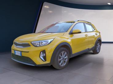 SPOTICAR Kia Stonic 1.2 Dpi Urban 84cv Usata - Suv Benzina Giallo - Lancusi - 502440836_1