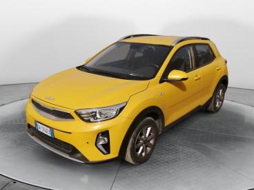 SPOTICAR Kia Stonic 1.2 Dpi Urban 84cv Usata - Suv Benzina Giallo - Lancusi - 502440837_1